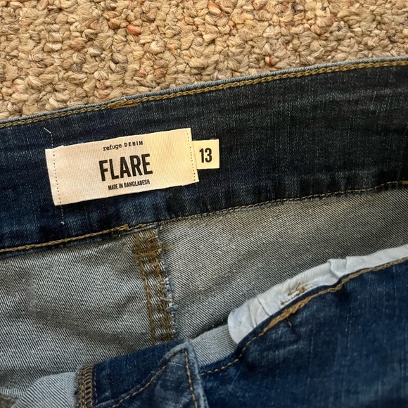 Beautiful Ripped Flare Jeans - Picture 3 of 9